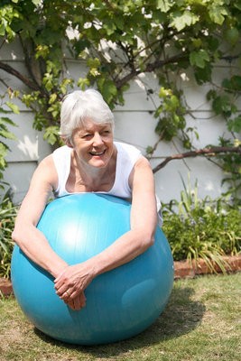 哪些因素会引发白癜风?