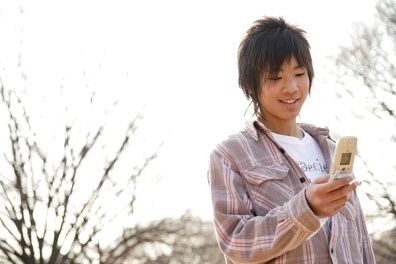 ����ͷ�ɫ�й�ϵ��